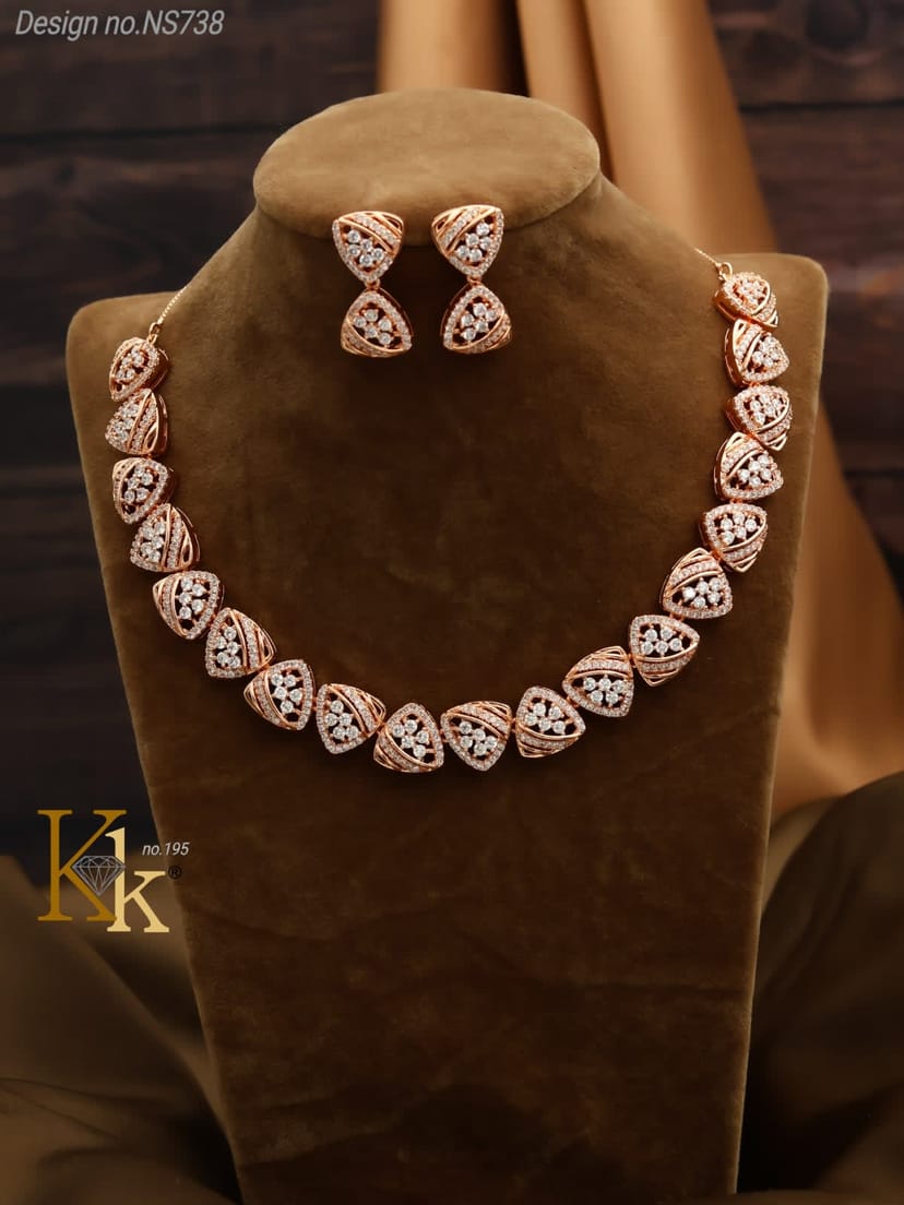 KK ROSEGOLD NECKLACE SET - Image 1