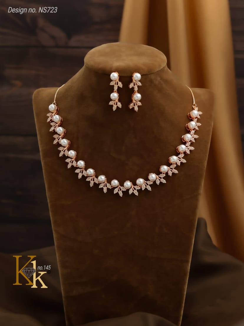 KK ROSEGOLD NECKLACE SET - Image 1