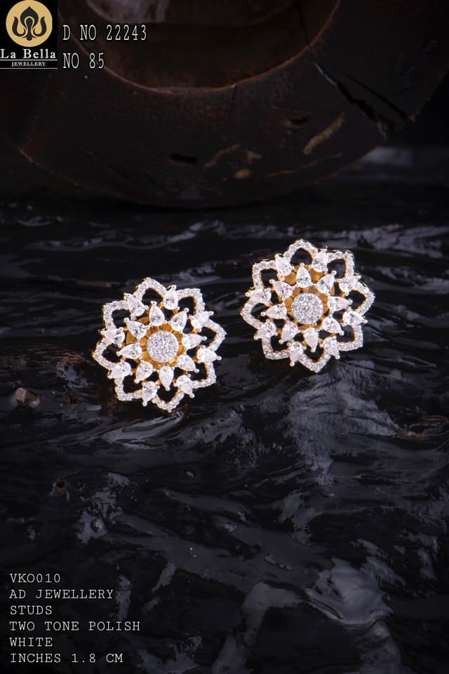 LA BELLA AD STUDS