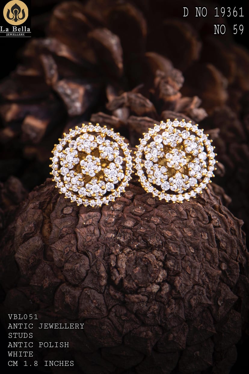 LABELLA AD STUDS - Image 1