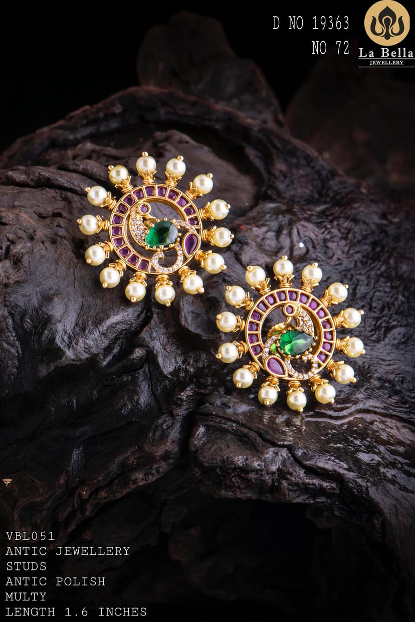 LABELLA ANTIC STUDS - Image 1