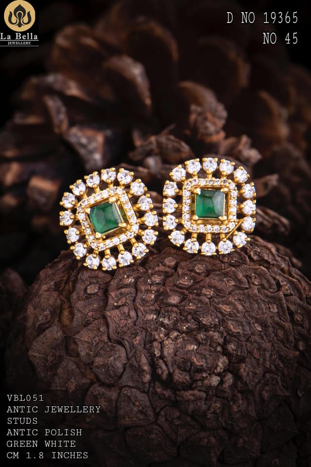 LABELLA ANTIC STUDS
