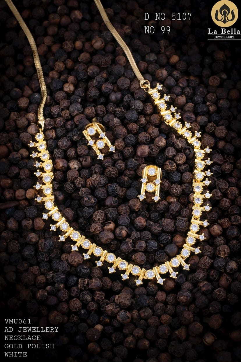 LABELLA AD NECKLACE SET - Image 1